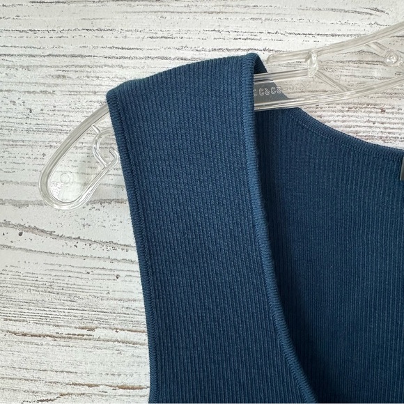 ST. JOHN Ribbed Scoop Neck Knit Wool Sweater Tank Top S Navy - Picture 3 of 5